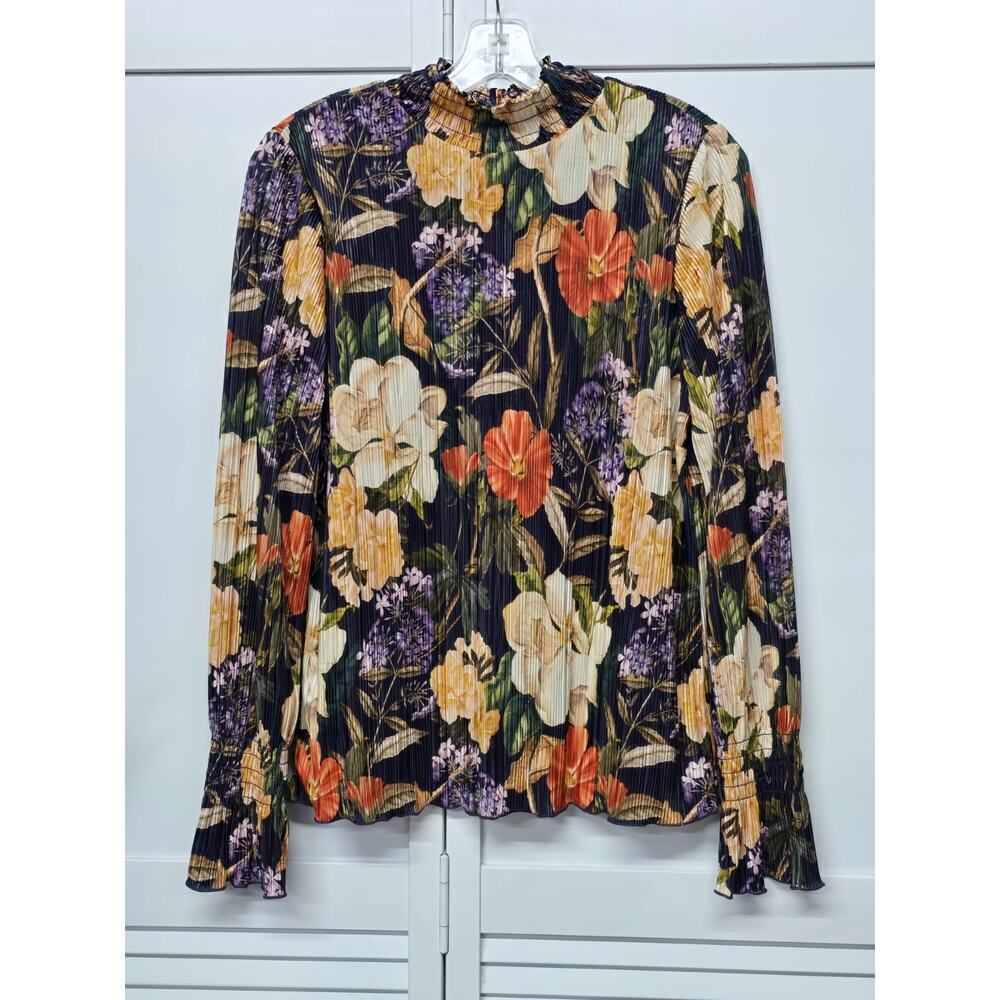 Chico’s Floral Mock Crinkle Top Size 0/ Small (color: DEWBERRY) EUC Chic Light - Picture 2 of 6
